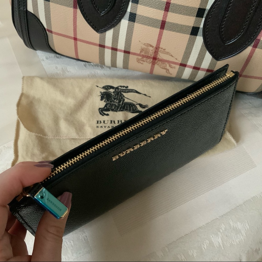 ✨AUTHENTIC BURBERRY WALLET ✨